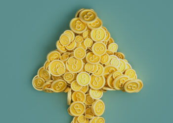 MATIC's price hinges on a bullish trend line, may dip soon