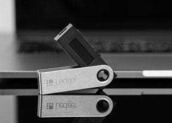 New Features of Ledger and Trezor Wallets Draw Criticism