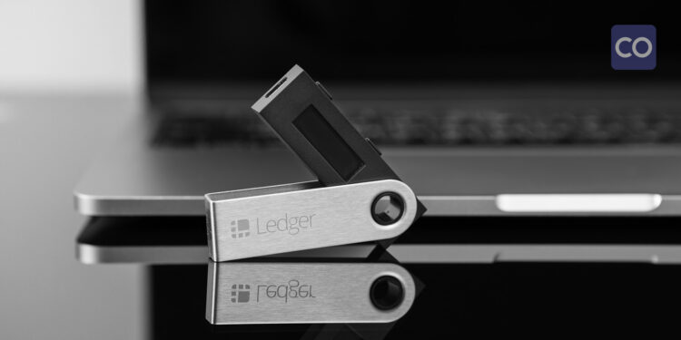 New Features of Ledger and Trezor Wallets Draw Criticism