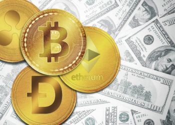 BTC favored over altcoins by analyst during bearish trend