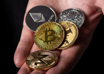 Is the calm in altcoin trade volume a precursor to a mini bull run?